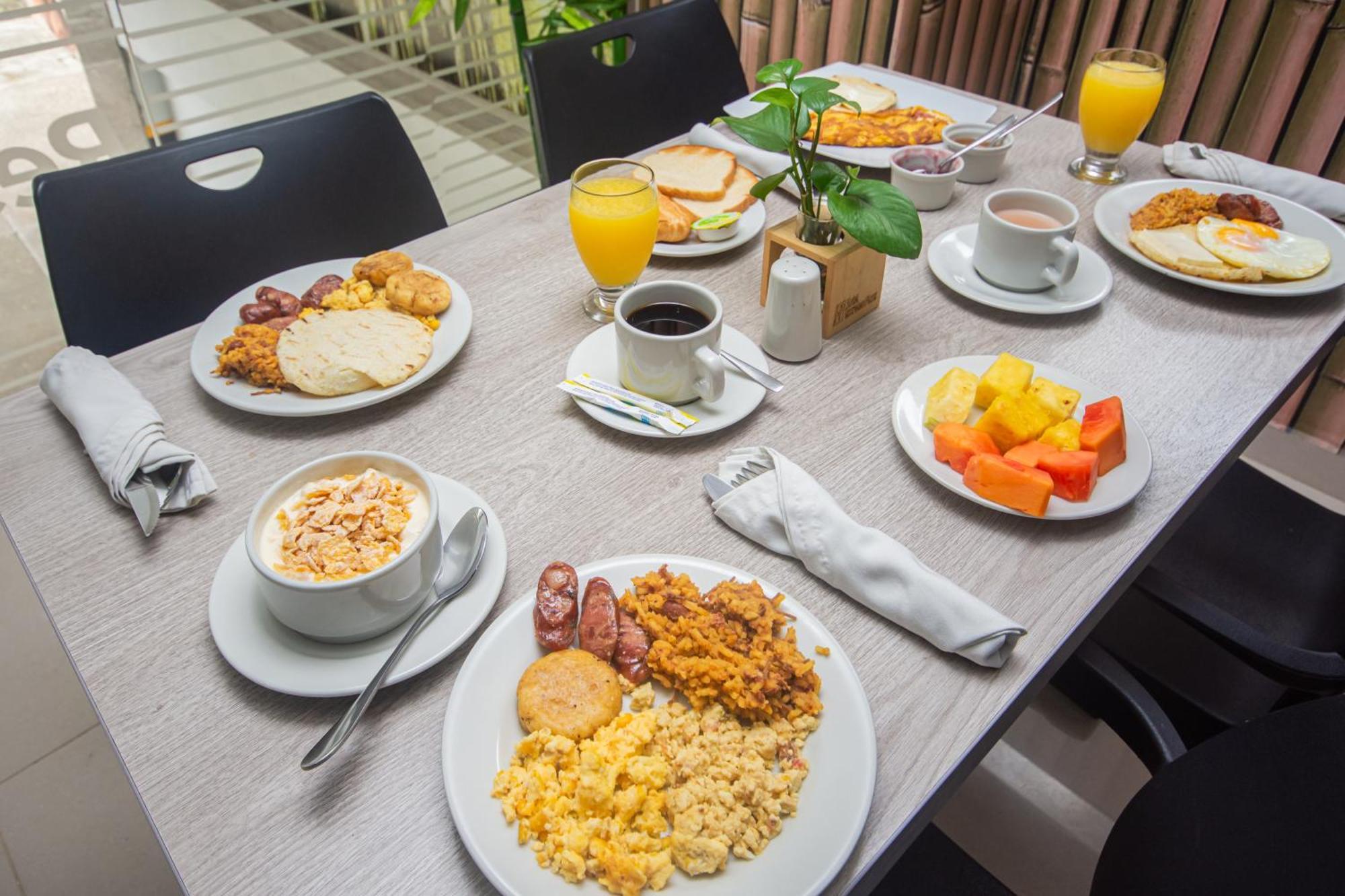 Hotel Laureles Plaza Medellin Exterior photo